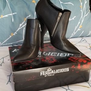 Fergalicious Bootie, Size 9M